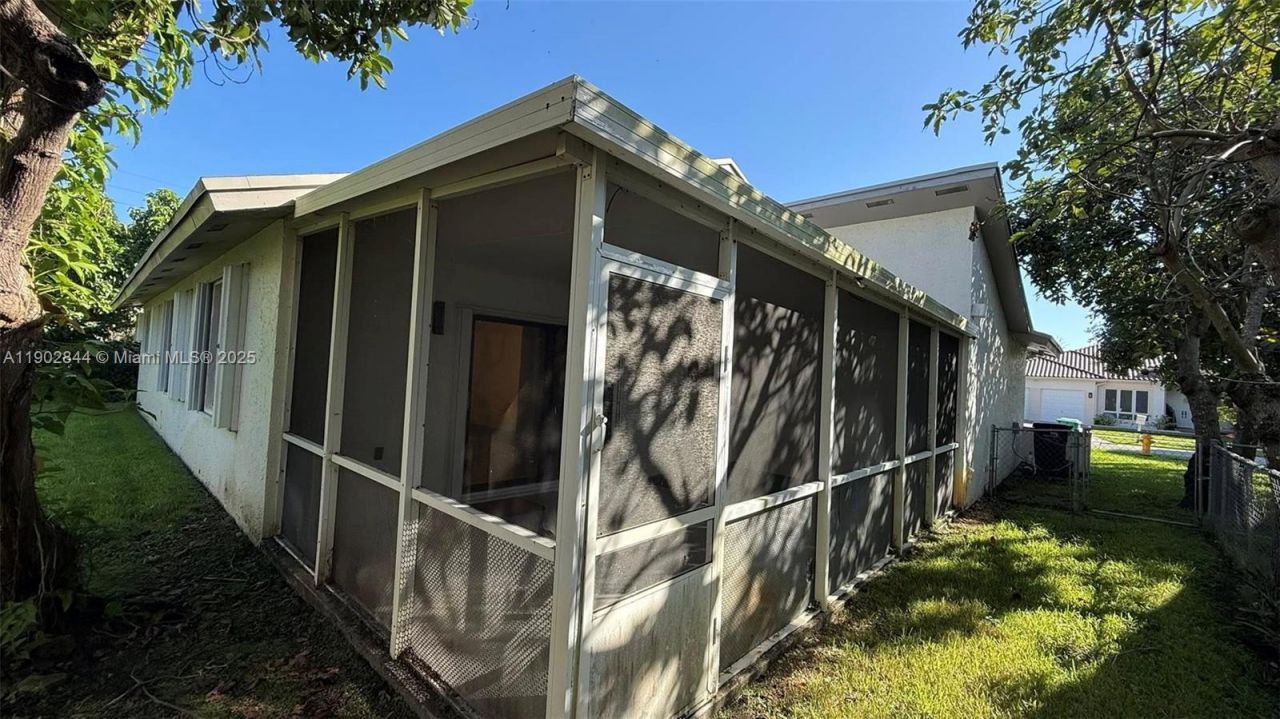 17010 SW 93rd Ave, Palmetto Bay, FL 33157 Photo