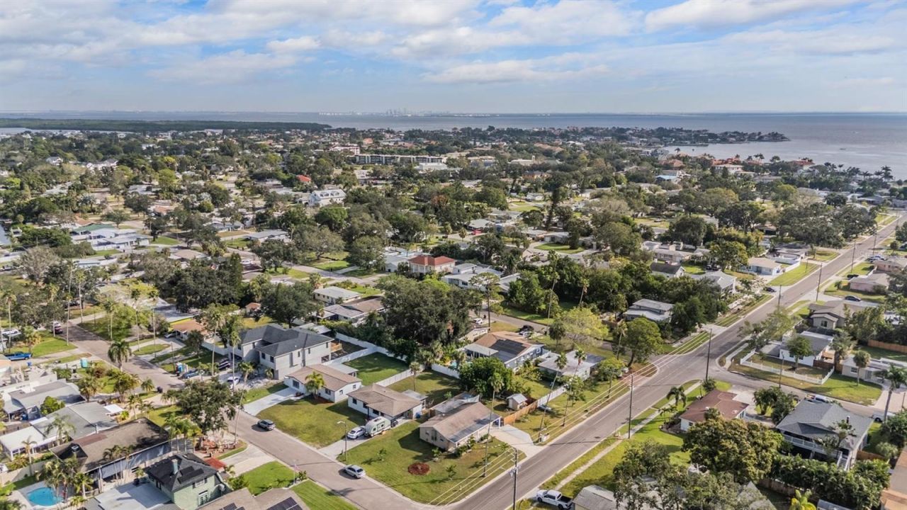 1565 Connecticut Avenue Ne, Saint Petersburg, FL 33703 Photo