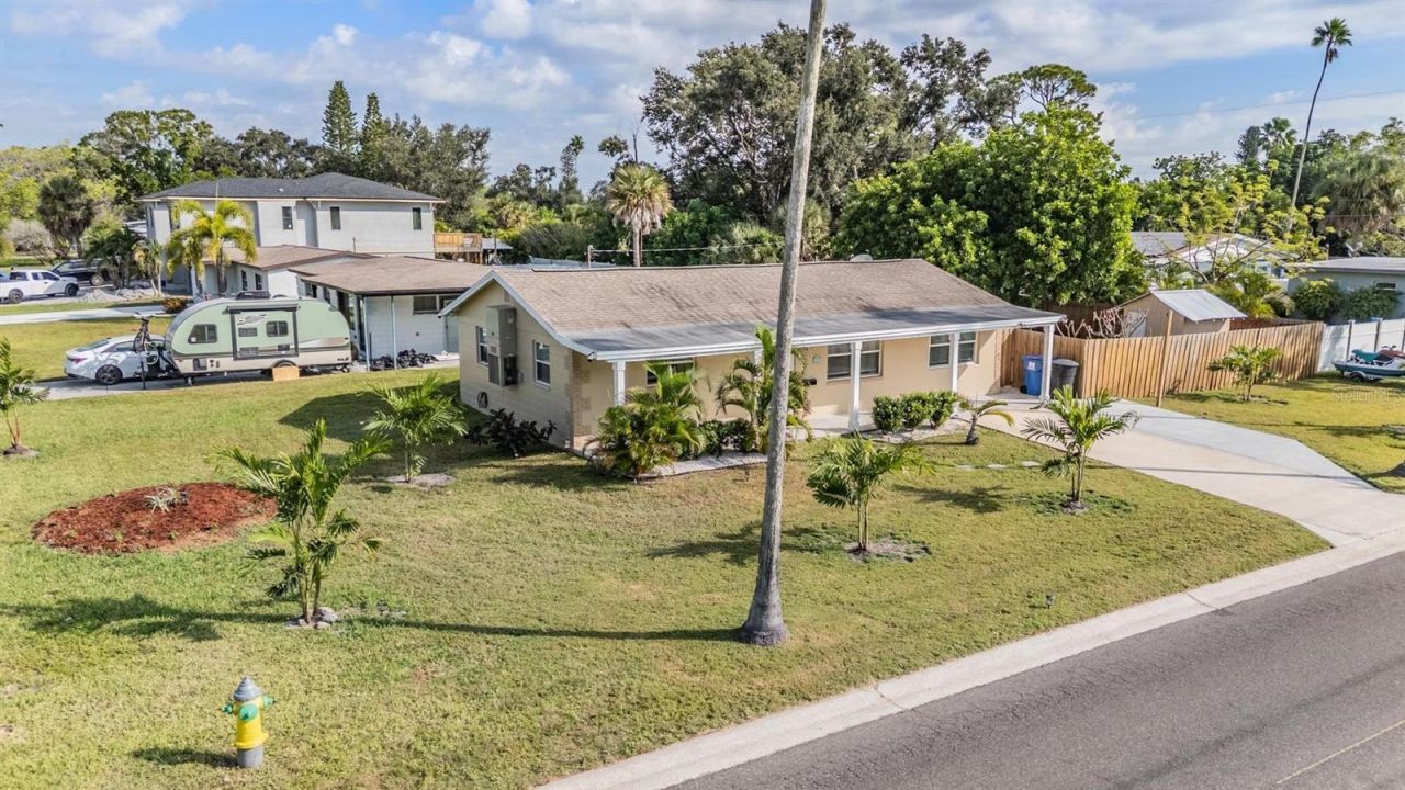 1565 Connecticut Avenue Ne, Saint Petersburg, FL 33703 Photo