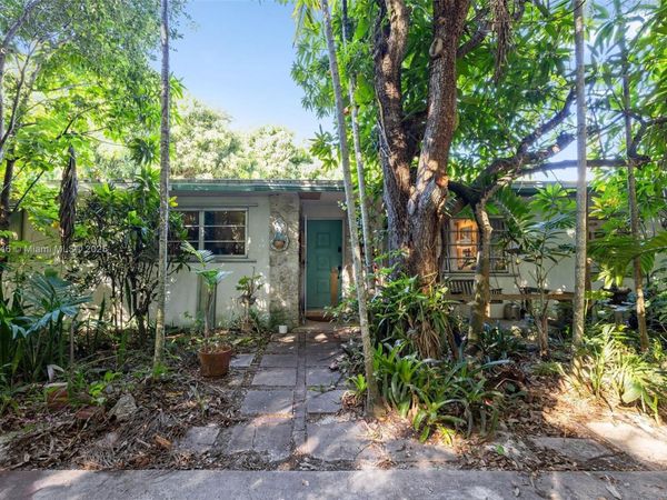 15290 SW 82nd Ave, Palmetto Bay, FL 33157