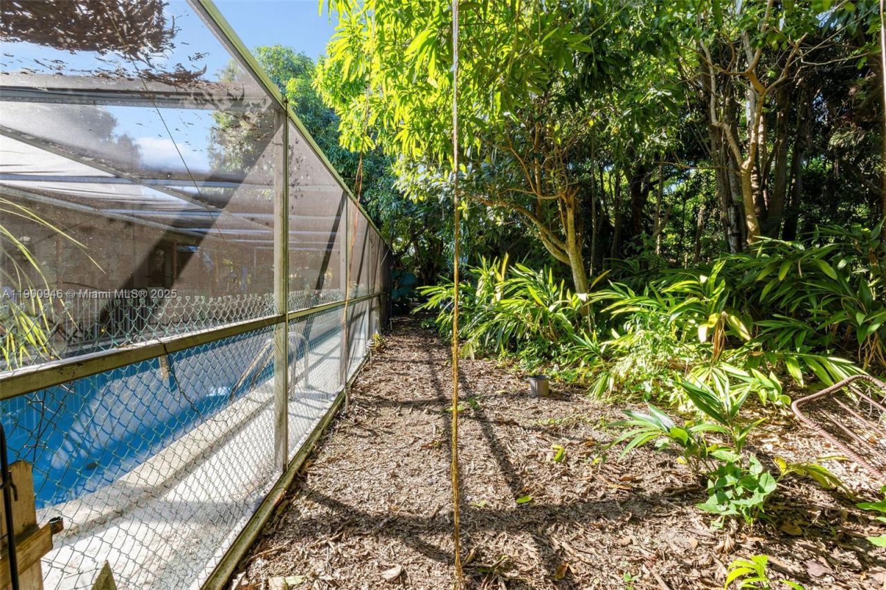 15290 SW 82nd Ave, Palmetto Bay, FL 33157 Photo