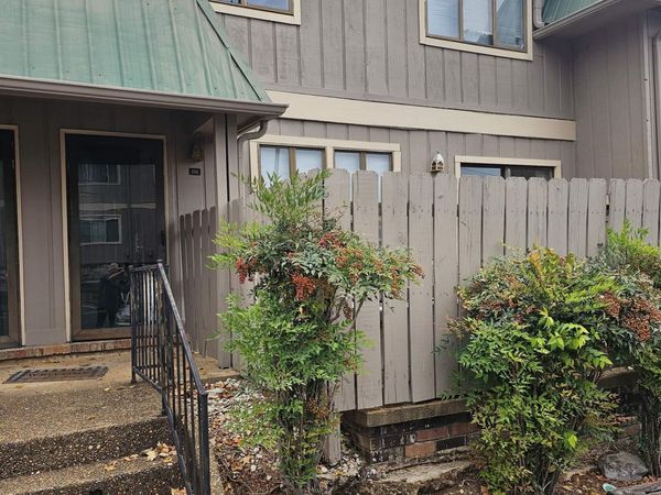 2225 Golf Road SW, Unit 202, Huntsville, AL 35802