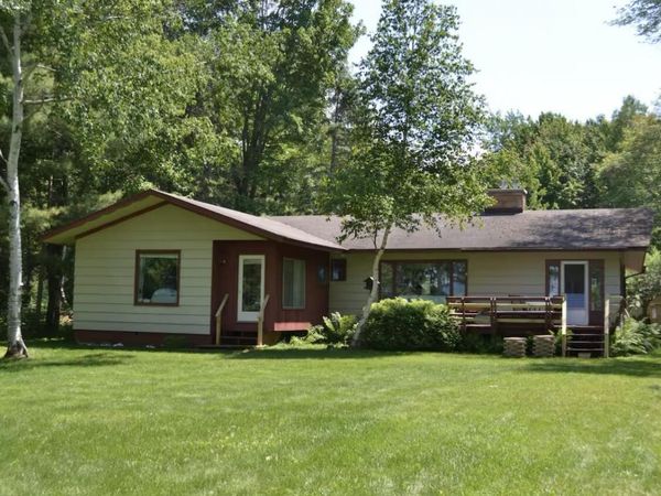 3468 Lakeshore DR, Sault Ste Marie, MI 49783