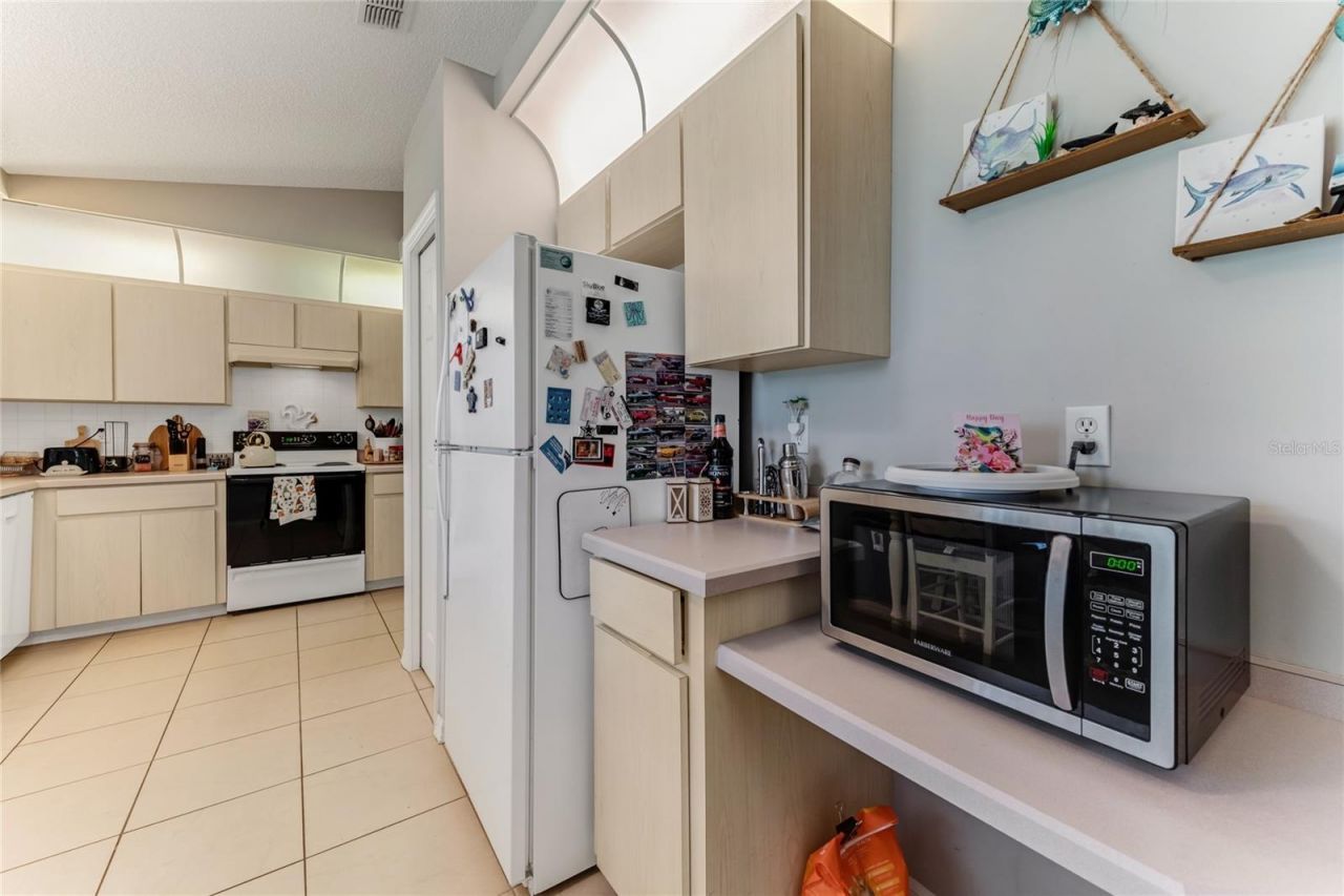 3303 Yule Tree Drive, Edgewater, FL 32141 Photo