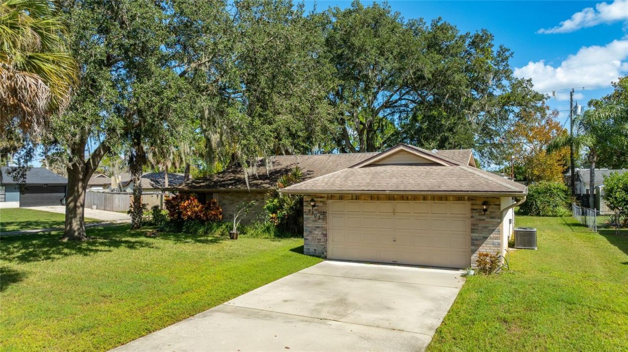 3303 Yule Tree Drive, Edgewater, FL 32141 Photo