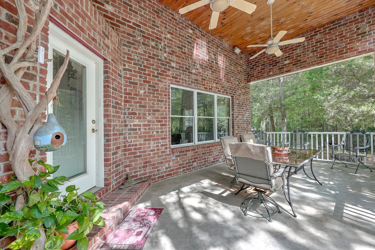 184 Burbank Drive Photo 10