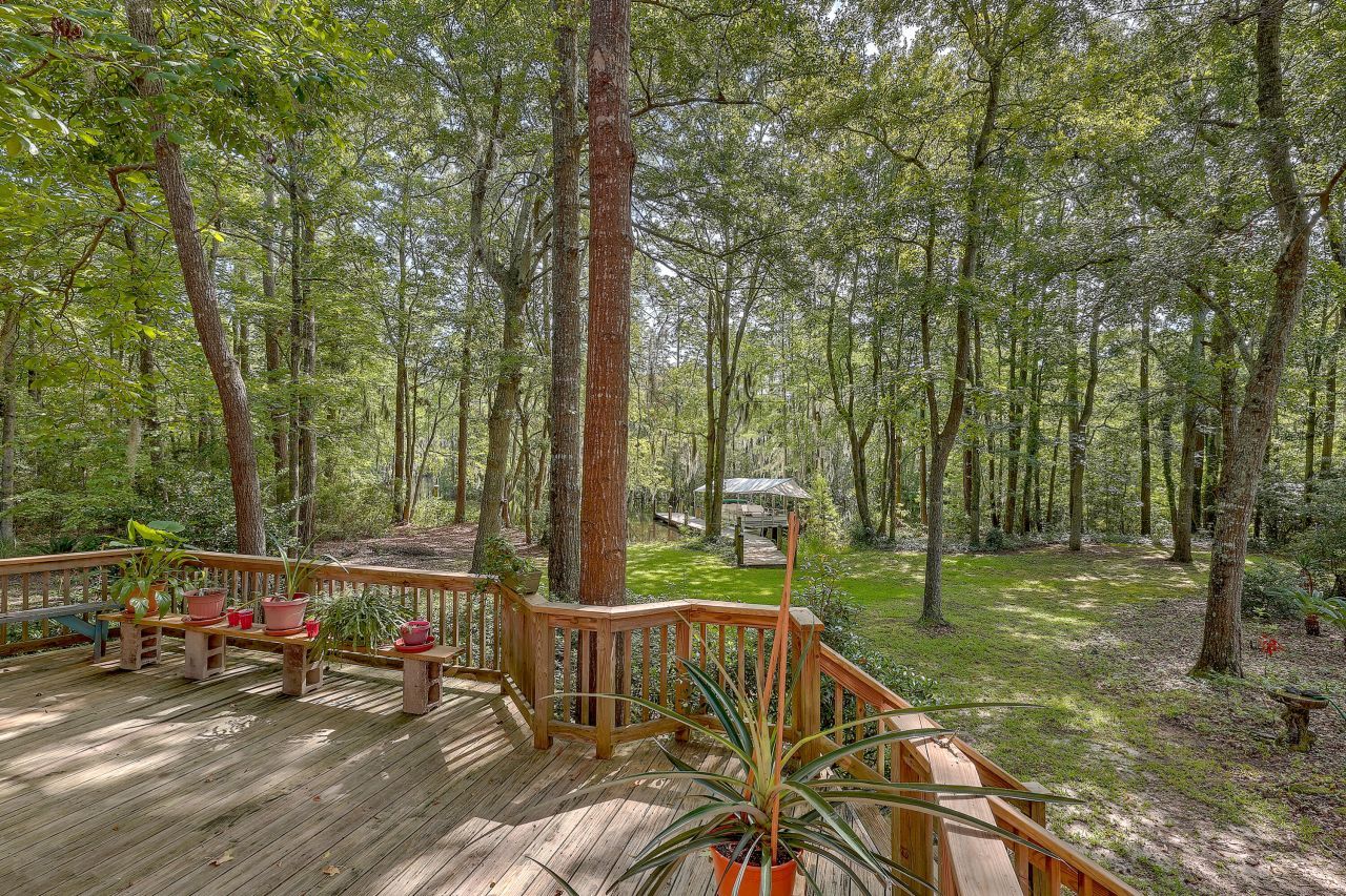 184 Burbank Drive Photo 13