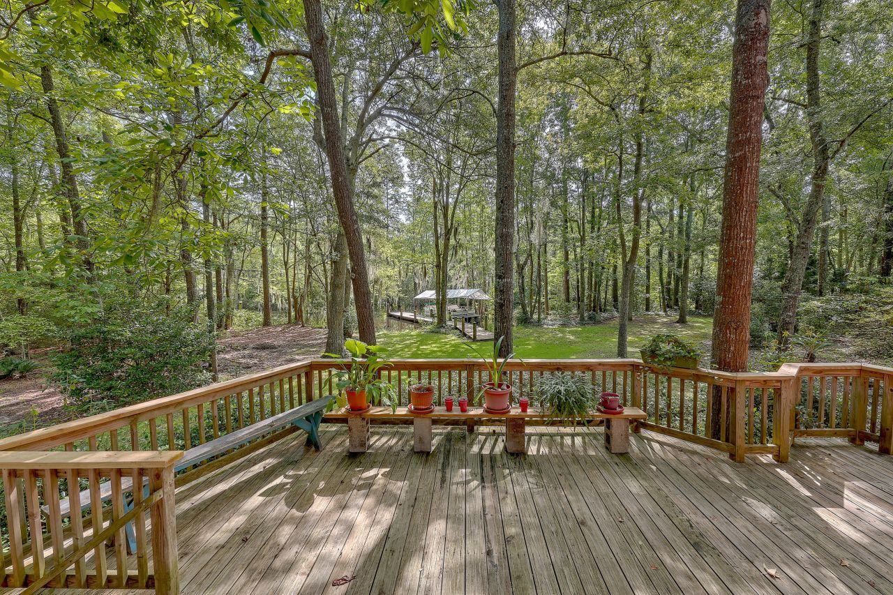 184 Burbank Drive Photo 14