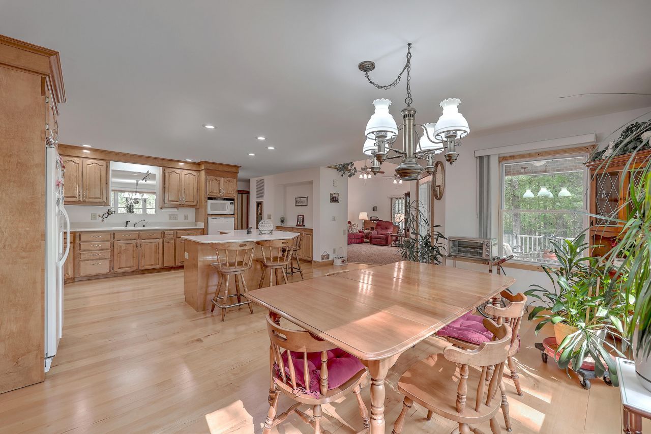 184 Burbank Drive Photo 26