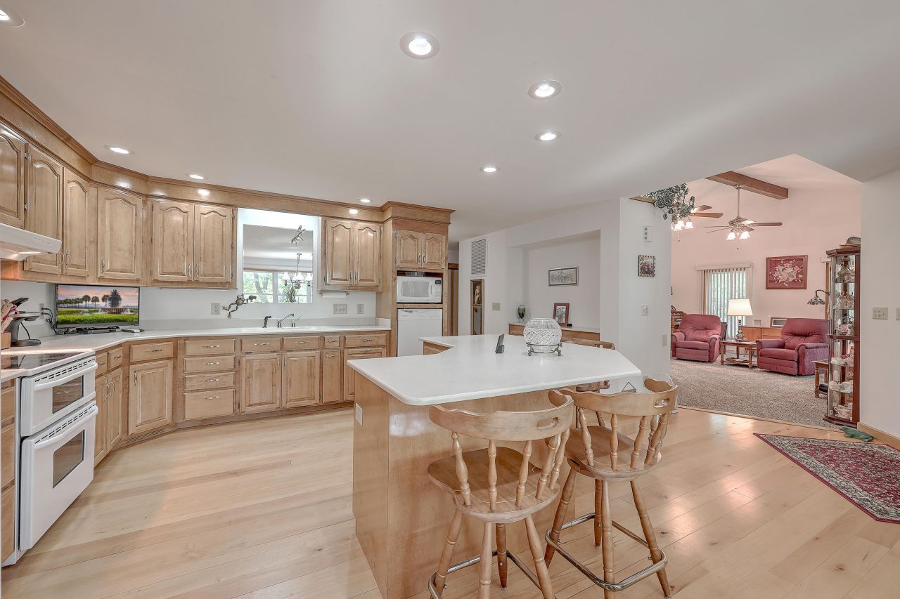 184 Burbank Drive Photo 27