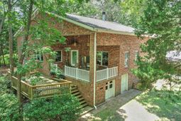 184 Burbank Drive photo 4