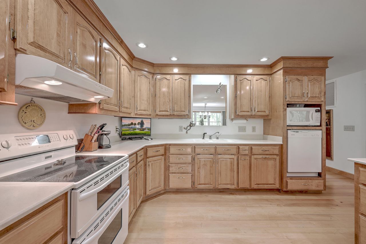 184 Burbank Drive Photo 30