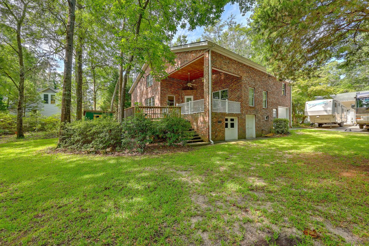 184 Burbank Drive Photo 4