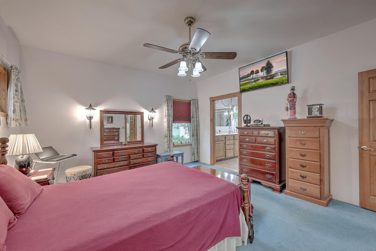 184 Burbank Drive Photo 40