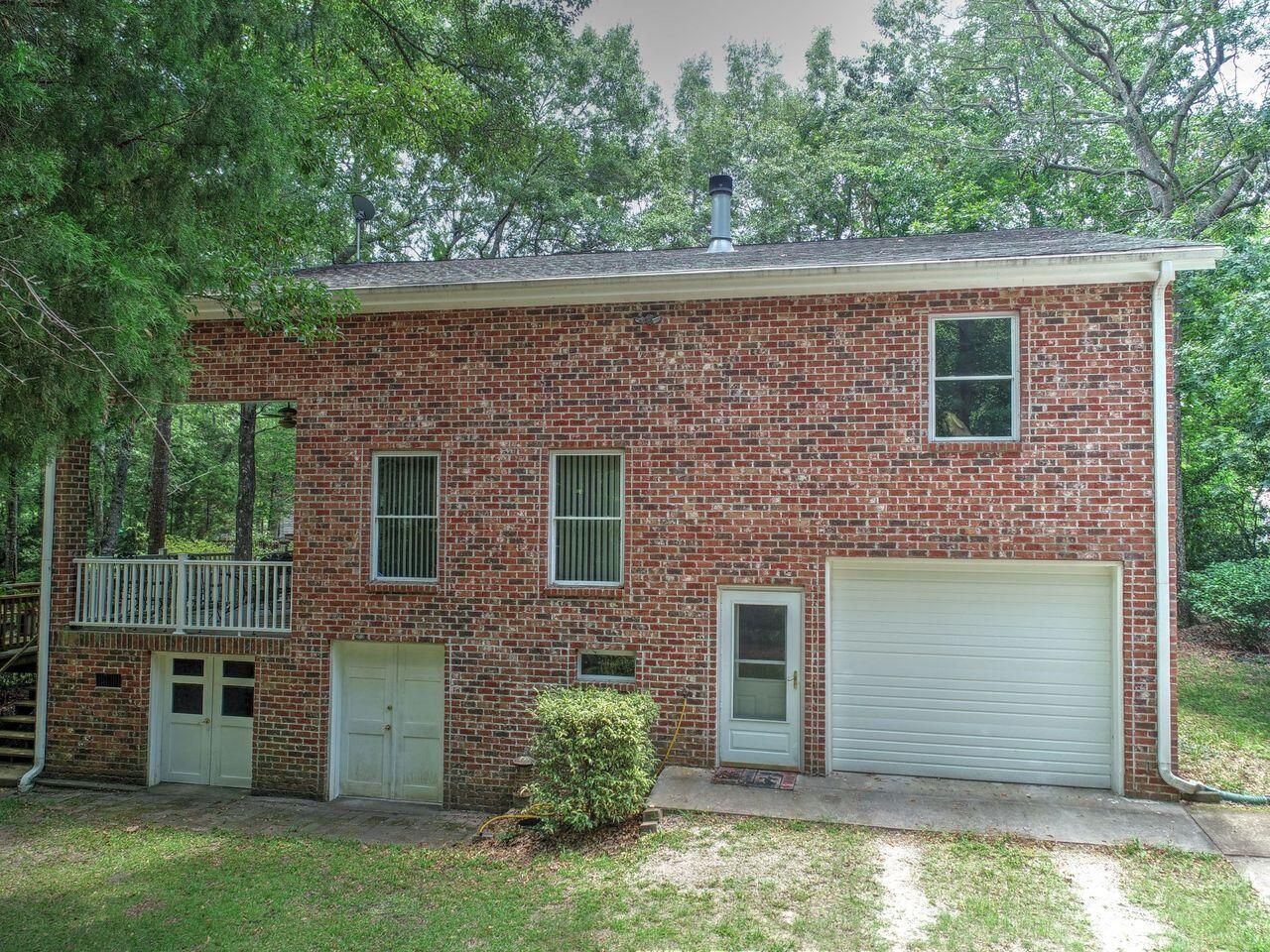 184 Burbank Drive Photo 5