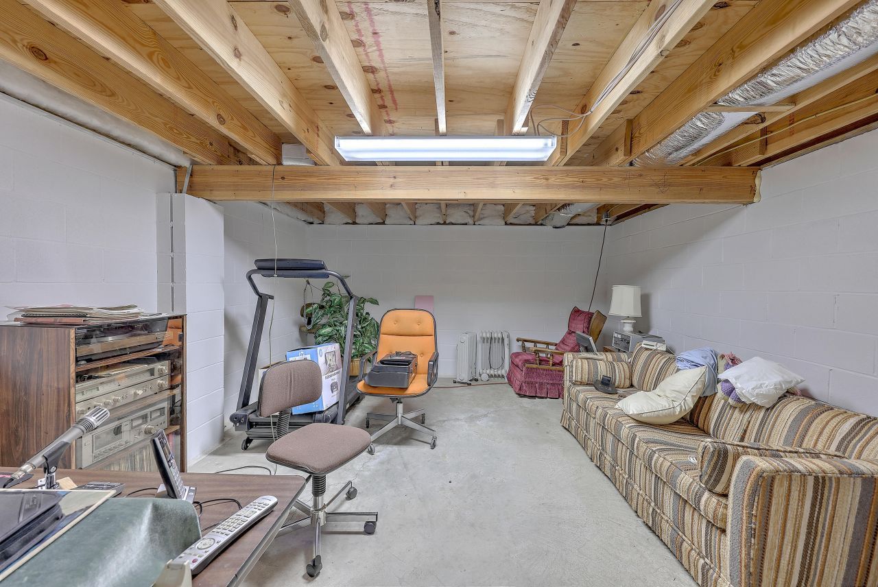 184 Burbank Drive Photo 55