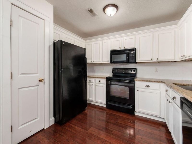 1024 Hartford Village Boulevard, Columbus, OH 43228 Photo 13