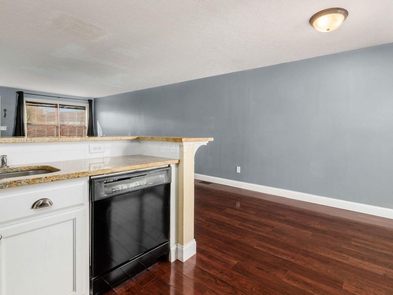 1024 Hartford Village Boulevard, Columbus, OH 43228 Photo 15