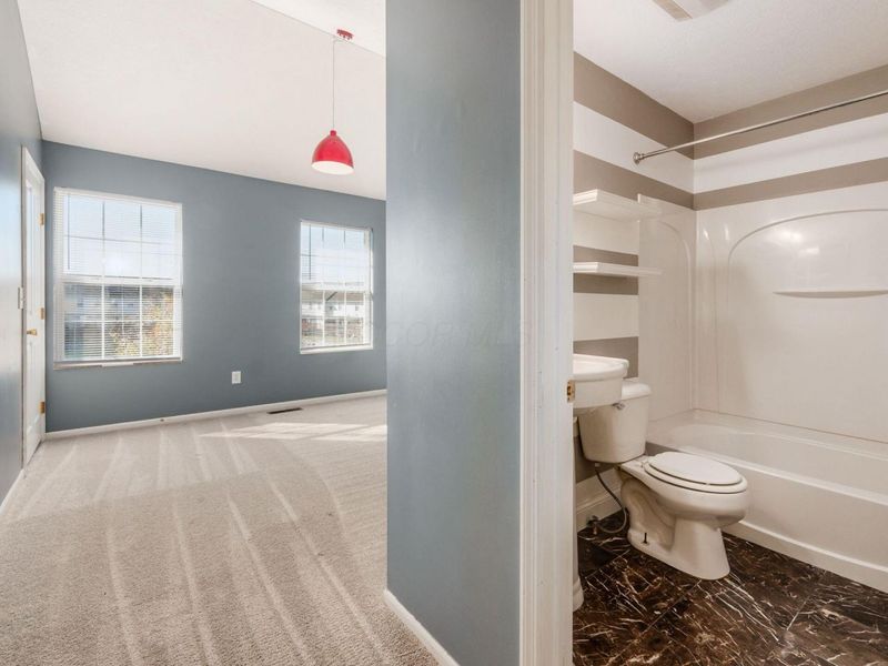 1024 Hartford Village Boulevard, Columbus, OH 43228 Photo 20