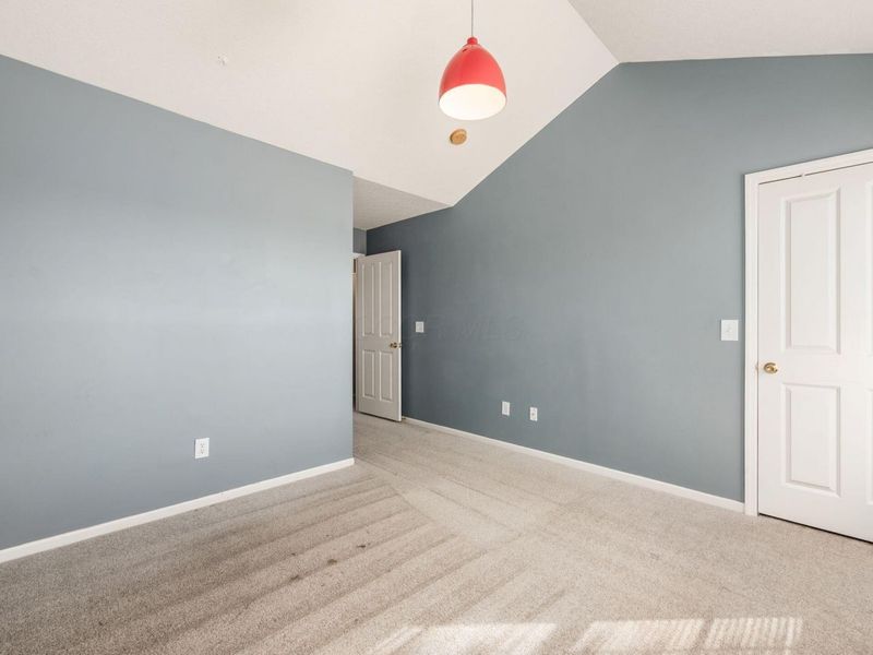 1024 Hartford Village Boulevard, Columbus, OH 43228 Photo 22