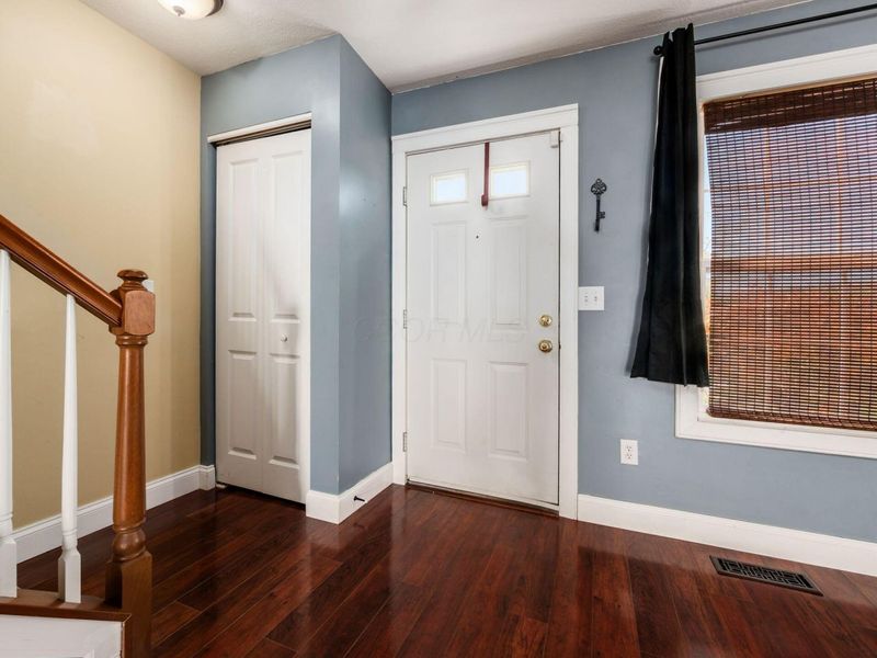 1024 Hartford Village Boulevard, Columbus, OH 43228 Photo 6