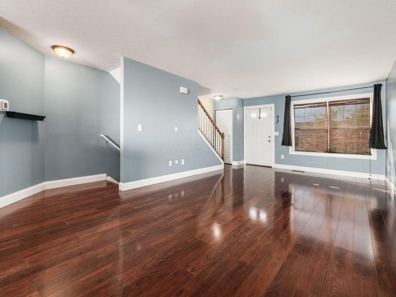 1024 Hartford Village Boulevard, Columbus, OH 43228 Photo 8