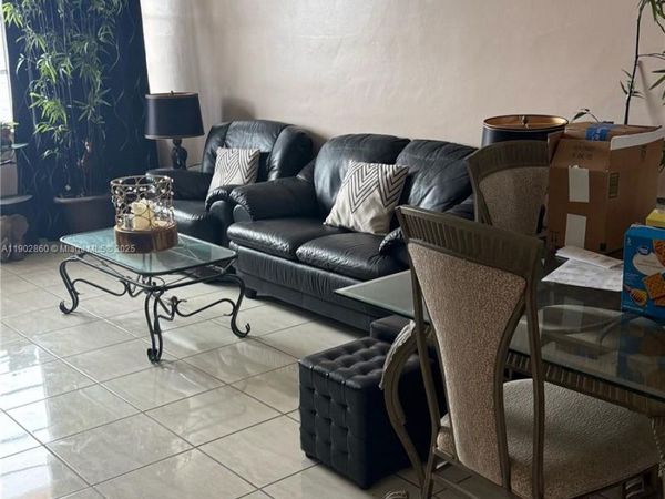 18555 NE 14th Ave, Unit 715, Miami, FL 33179