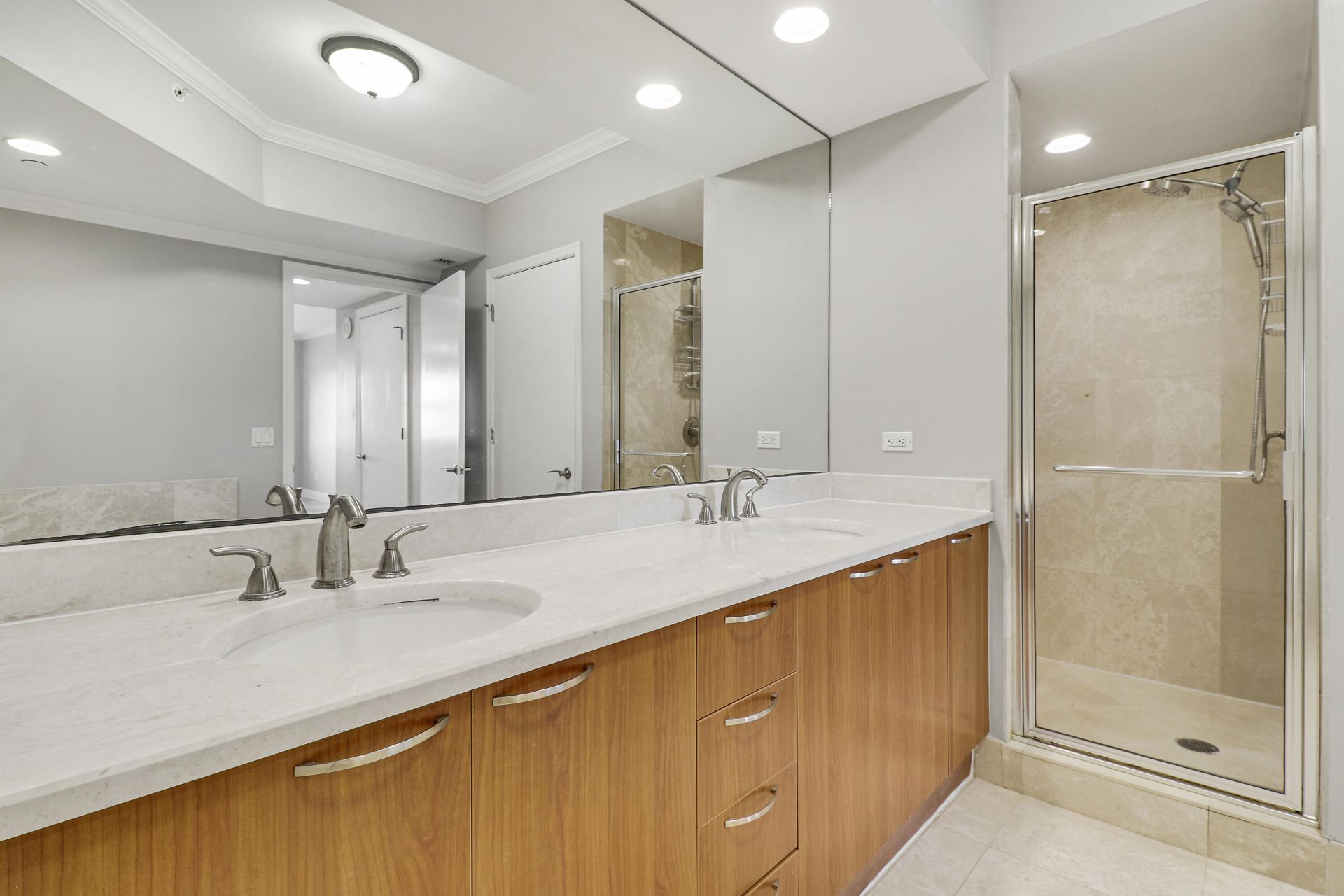 2650 Lake Shore Drive, Unit 1105, Riviera Beach, FL 33404 Photo