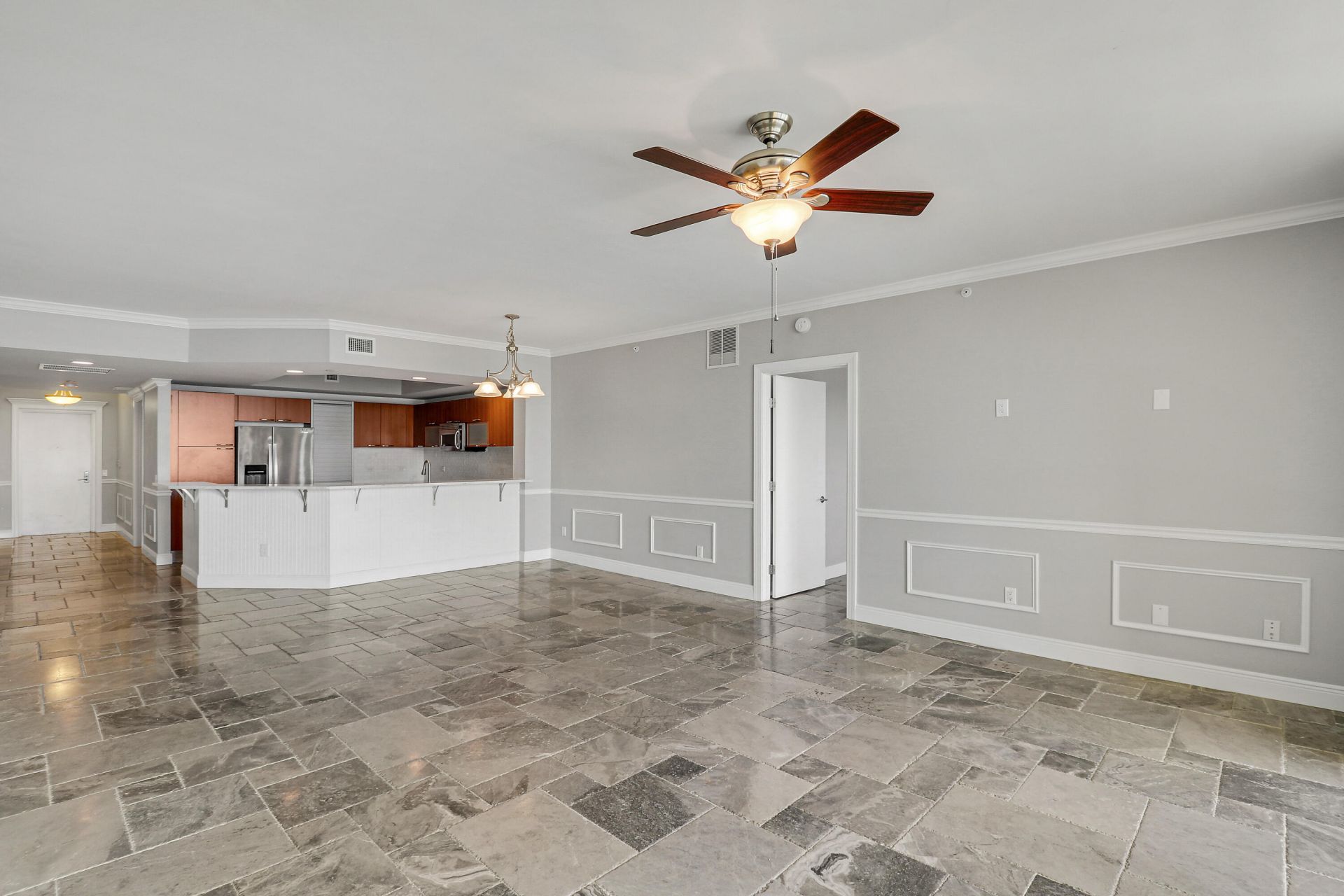 2650 Lake Shore Drive, Unit 1105, Riviera Beach, FL 33404 Photo