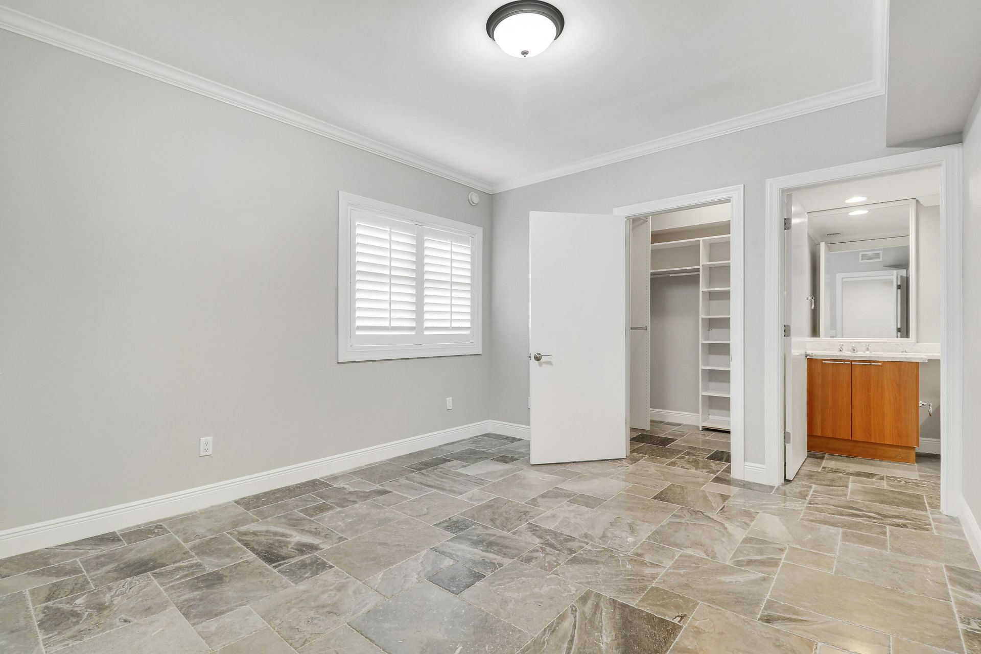 2650 Lake Shore Drive, Unit 1105, Riviera Beach, FL 33404 Photo