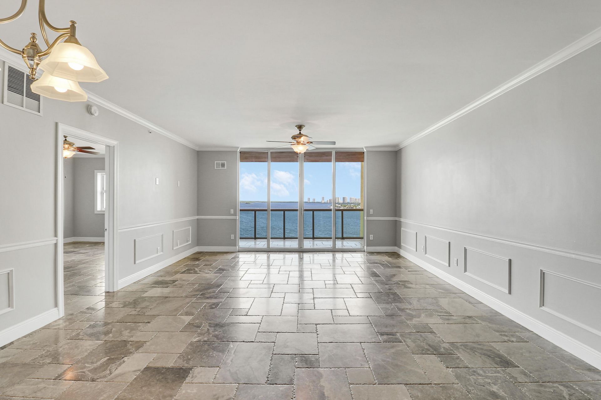 2650 Lake Shore Drive, Unit 1105, Riviera Beach, FL 33404 Photo