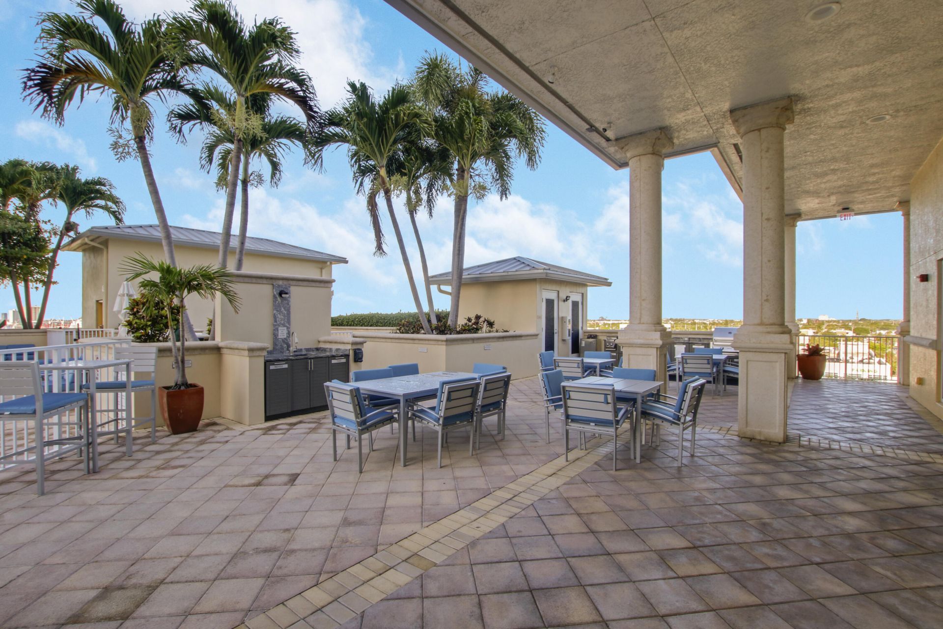 2650 Lake Shore Drive, Unit 1105, Riviera Beach, FL 33404 Photo