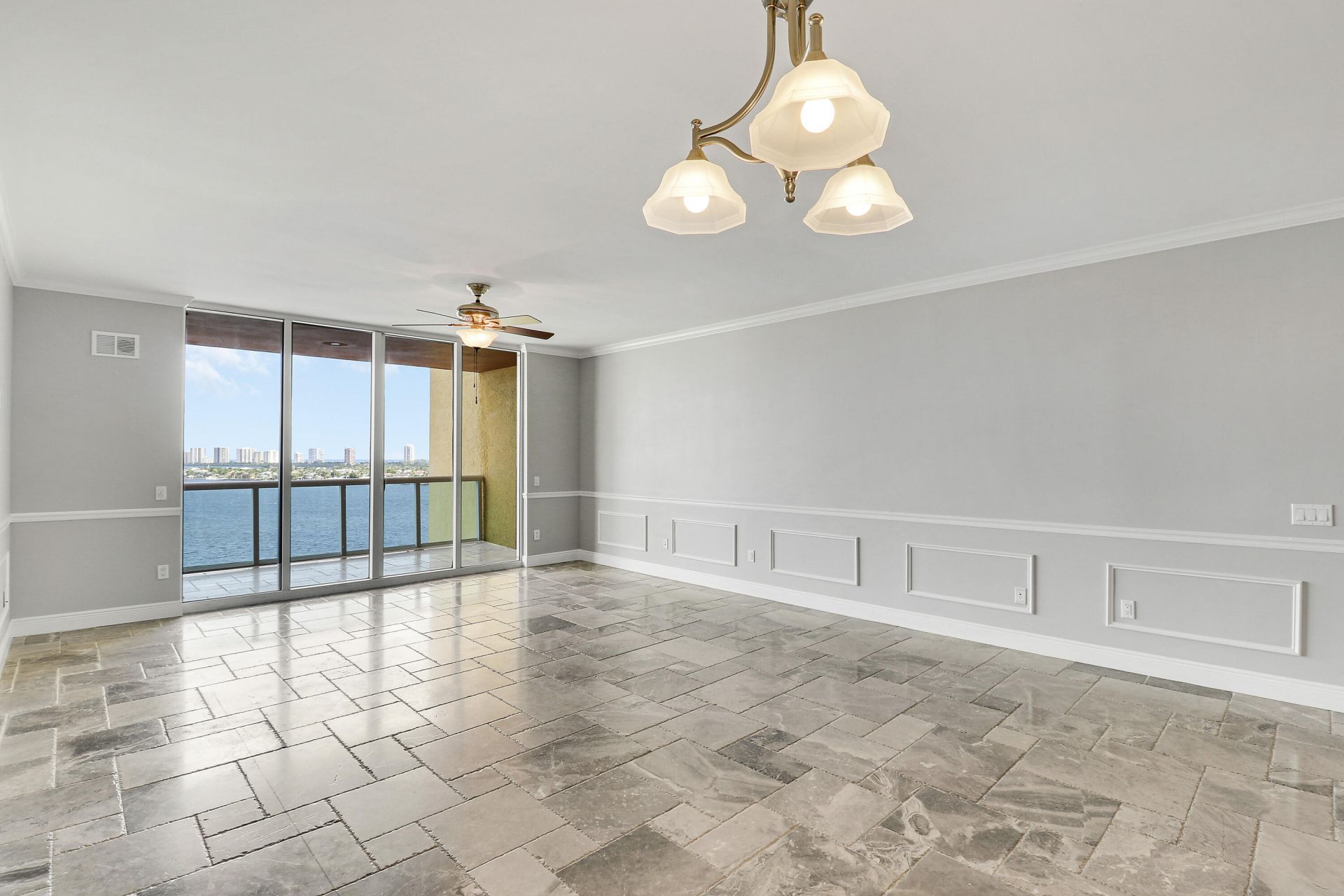 2650 Lake Shore Drive, Unit 1105, Riviera Beach, FL 33404 Photo