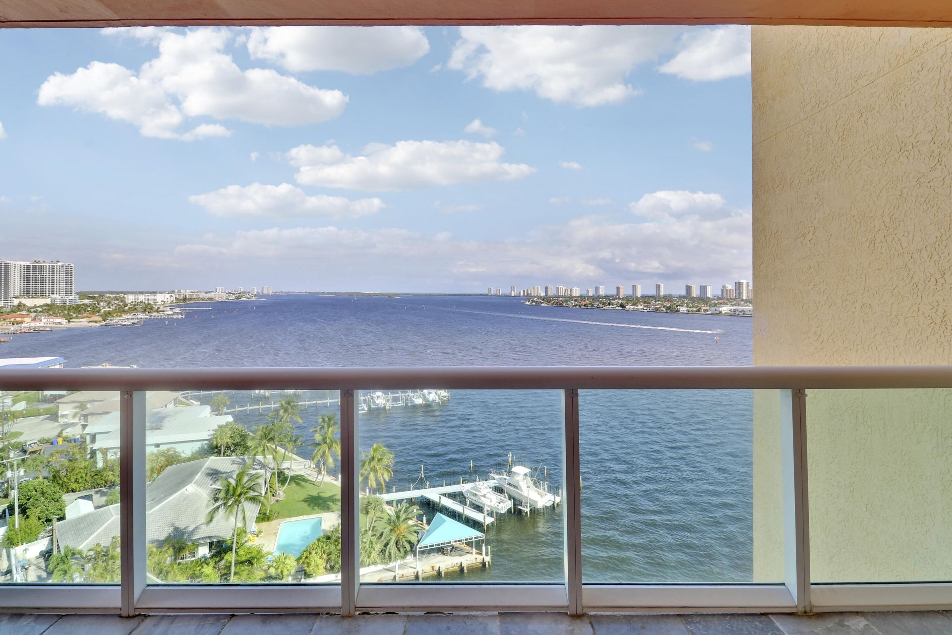 2650 Lake Shore Drive, Unit 1105, Riviera Beach, FL 33404 Photo