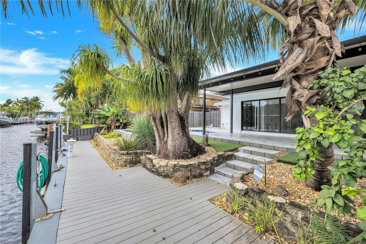 1608 SW 5th Ct, Fort Lauderdale, FL 33312 Photo