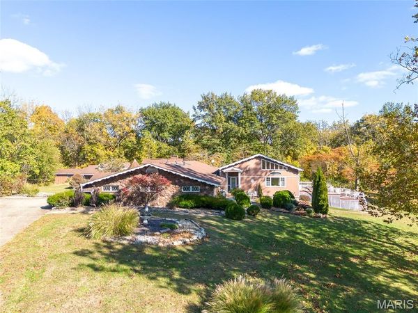 12746 Rolling Hills Drive, Trenton, IL 62293