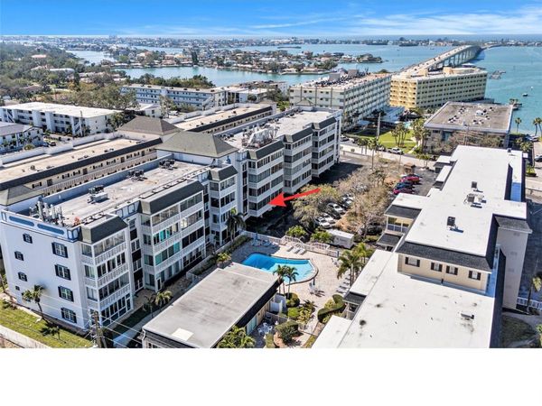 139 BLUFF VIEW DRIVE, Unit 105, BELLEAIR BLUFFS, FL 33770