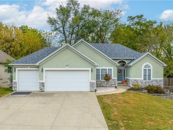 211 Westgate Circle, Warrensburg, MO 64093