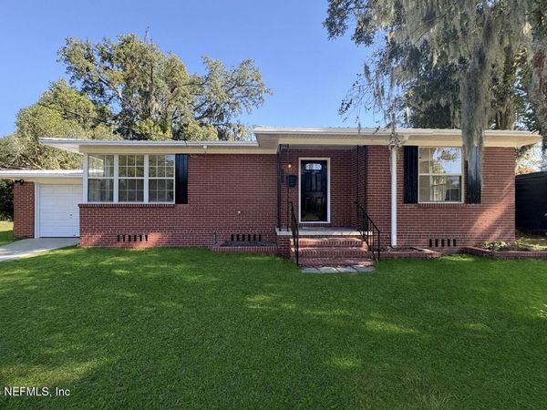1407 MAGNOLIA Circle E, Jacksonville, FL 32211