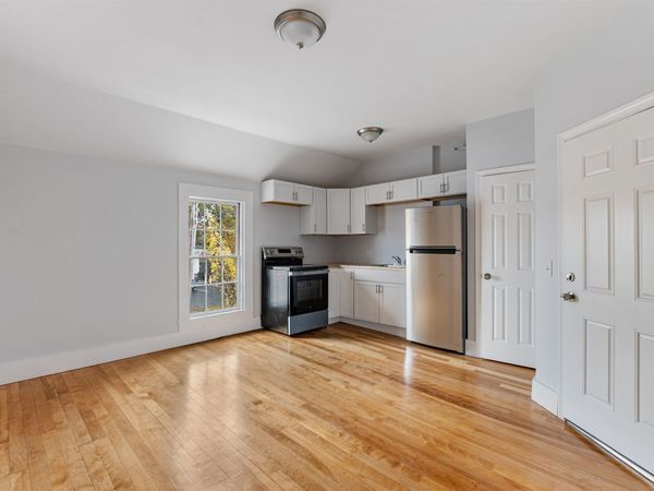 109 Pleasant Street, Unit 202, Claremont, NH 03743