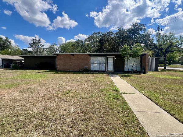 400 E Randall, Beeville, TX 78102