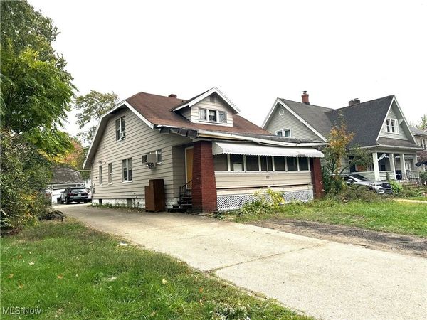 821 Woodbine Avenue SE, Warren, OH 44484