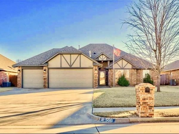 566 W Alamo Court Way, Mustang, OK 73064