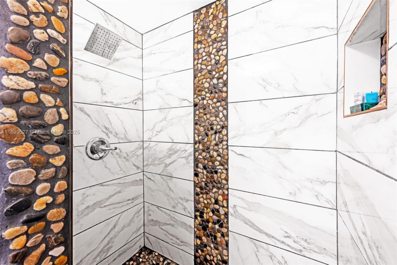 8888 Collins Ave, Unit 113, Surfside, FL 33154 Photo