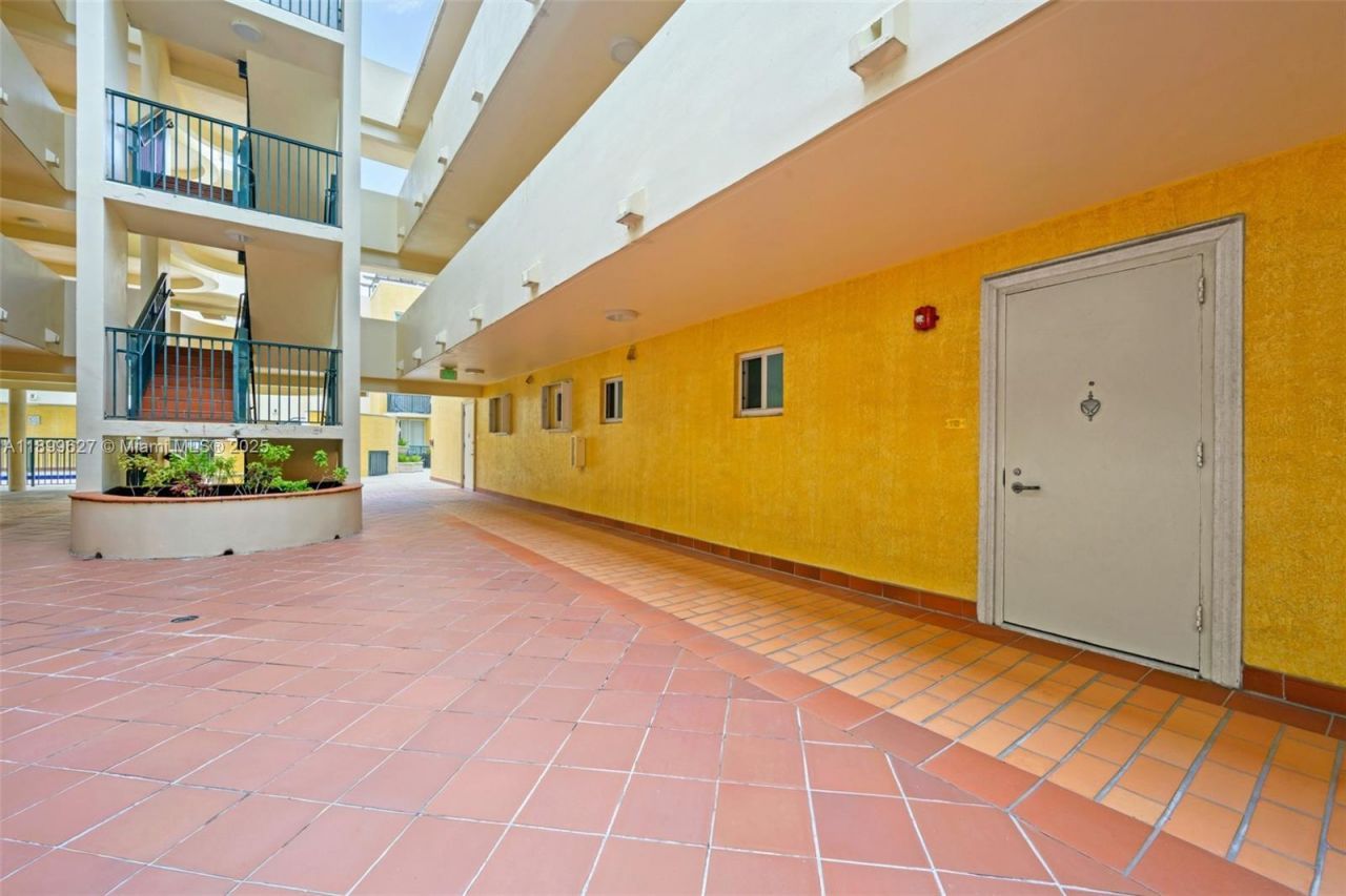 8888 Collins Ave, Unit 113, Surfside, FL 33154 Photo