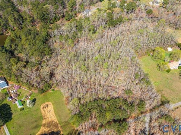 17 Pine Reach Drive, Kilmarnock, VA 22482