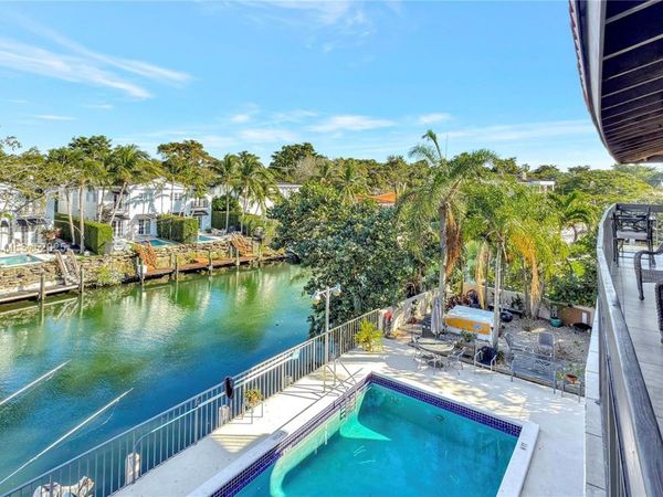 5201 Orduna Dr., Unit 15, Coral Gables, FL 33146