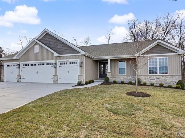 1060 Morgan Meadow Drive, Wentzville, MO 63385