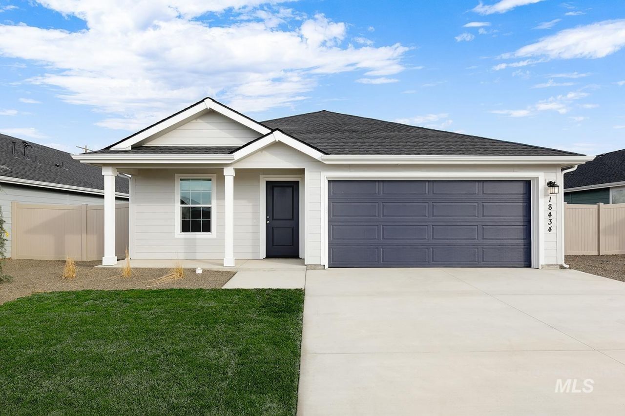 18434 N Sparkleberry Ave, Nampa, ID 83687 Main Photo