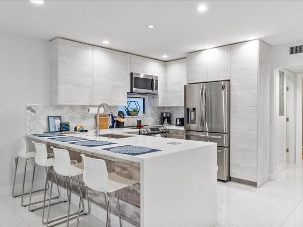 2911 N Ocean Drive, Hollywood, FL 33019